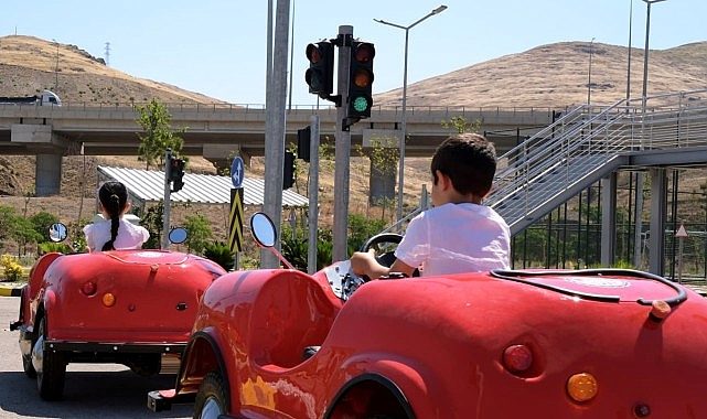 Geleceğin Trafik Liderleri: Asarlık Trafik Eğitim Parkuru ile Küçük Yaşta Bilinçli Sürücüler Yetiştiriliyor