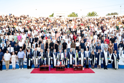 Genç Hukukçuların Gururlu Mezuniyeti: DEÜ Hukuk Fakültesi ve Adalet Meslek Yüksekokulu 2025-2026 Töreni