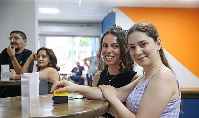 Genç Yaka’da Bilgi Yarışmasıyla Gençler Yeni Başarıların Peşinde: Sosyal Yaşam ve Yaratıcılık İçin Yeni Buluşma Noktası