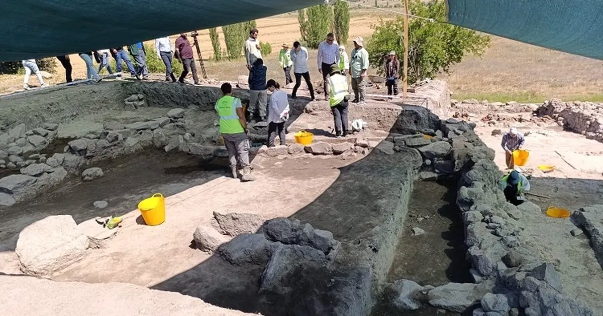 Gökhöyük’te 7 Bin Yıllık Miras: Dağ Keçisi Kabartmalı Ritüel Kabı ve Yeni Bulgular