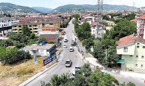 Gölcük’te Altyapı Devrimi: 40 Kilometrelik Yolda Modern Üstyapı ve Güvenli Yaya Alanlarıyla Yeni Dönem Başladı