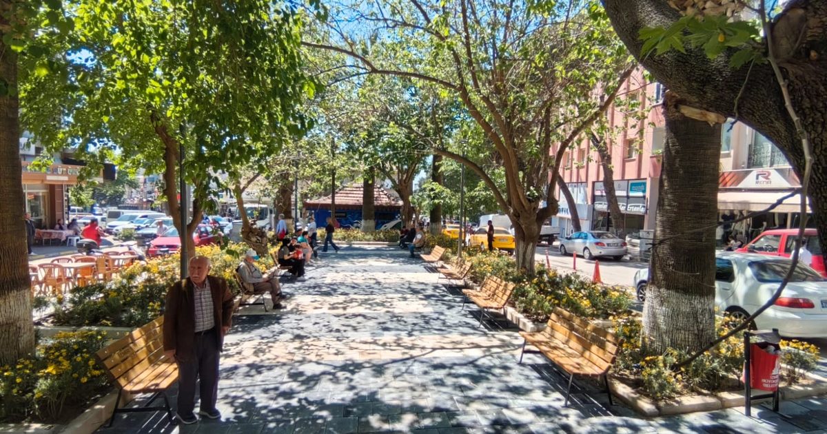 Güzel İzmir Hareketiyle Kamusal Yaşam Yeniden Şekilleniyor: Bayındır’da Meydan Projesiyle Değişim Başladı