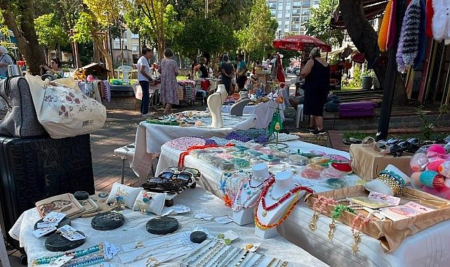 İlham Veren Emek: Kadın Üreticilerden Gelen El Eserleriyle Karabağlar’da Dayanışma Rüzgarı Esti