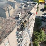 İzmir’de Çatı Yangını Kahraman Kurtarmalar ve Ekiplerin Özverisiyle Söndürüldü