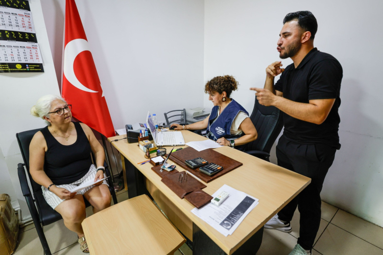 İzmir’de İşitme Cihazı Desteği: Engelli Bireylere Yönelik Başvuru ve Uygulama Süreci