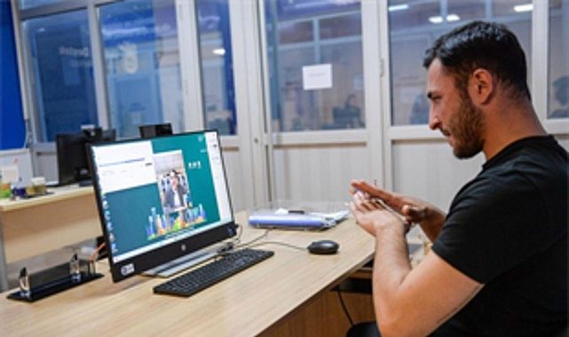 İzmir’de İşitme Engellilere Umut Işığı: Belediye Destekli Kişiye Özel İşitme Cihazı Programıyla Yaşam Kalitesi Yükseliyor