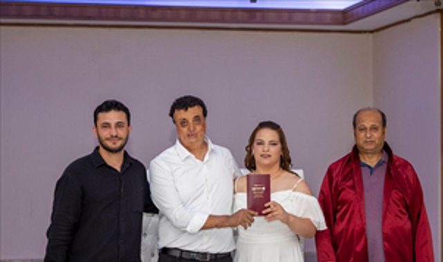 İzmir’de Mutluluğa İşaret Diliyle Şahitlik: Sağır Çiftin Unutulmaz Nikâhı ve Belediyenin Ücretsiz Tercüman Desteği