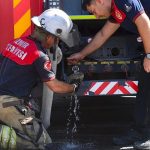 İzmir’de Ormanlık Alanda Başlayan Yangın Kontrol Altına Alınıyor: Ekipler Hızla Müdahale Etti