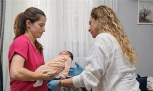 İzmir’in Şefkati: Gebelikten İlk Yıla Uzanan Hoş Geldin Bebek Desteğiyle Aileler ve Bebekler için Yenilikçi Bir Başlangıç