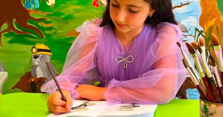 İzmirli Çocuklar Şanghay’da Ödüllerle Parladı: Renkli Dünyamız ve Saat Kulesi Altında Dostluklar