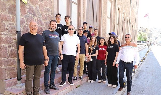 Kentin Hafızasını Yürüyen Gençler: Kemeraltı’nda Bir Fl ân‑Gözlem Yolculuğu