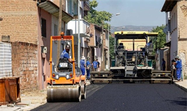 Küçük Menderes’te Yollar Yenileniyor: Başkan Tugay’ın Sahadaki Hızlı Hamleleriyle Ulaşım Zirveye Çıktı