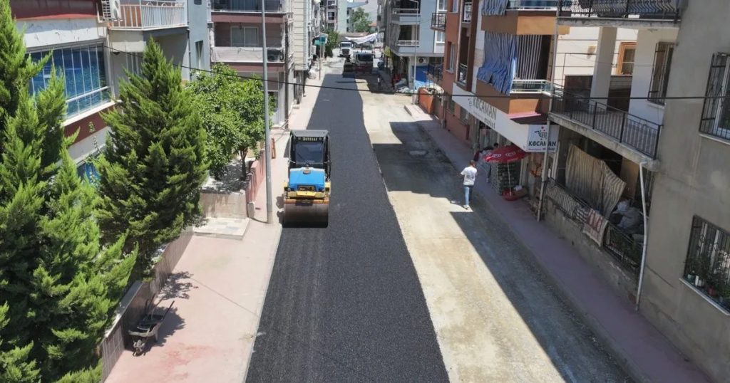 Manisa’da Yollar Yenileniyor: Alaşehir Fatih Caddesi’nde Sıcak Asfalt Seferberliğiyle Ulaşım Hakimiyeti Artırılıyor