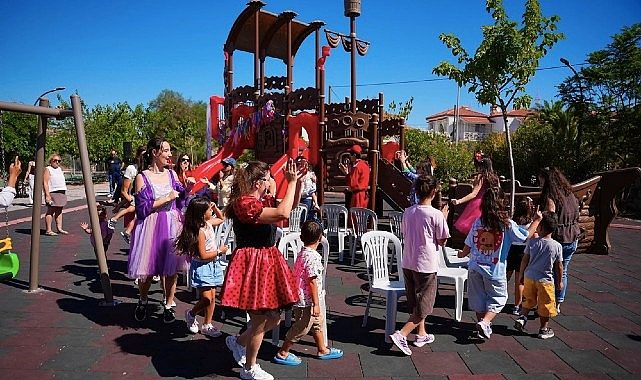 Parklarımızdan Sentezlenen Yaşam: Yenilenen Yeşil Alanlarda Şenlik ve Dayanışma Rüyası