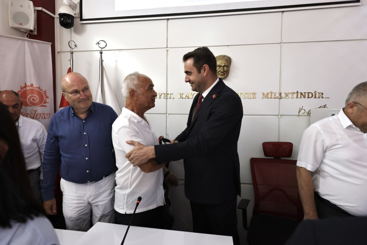 Seferihisar’da Olağanüstü Seçim: Fuat Gümüş Başkanvekilliğini İlk Turda Gördü