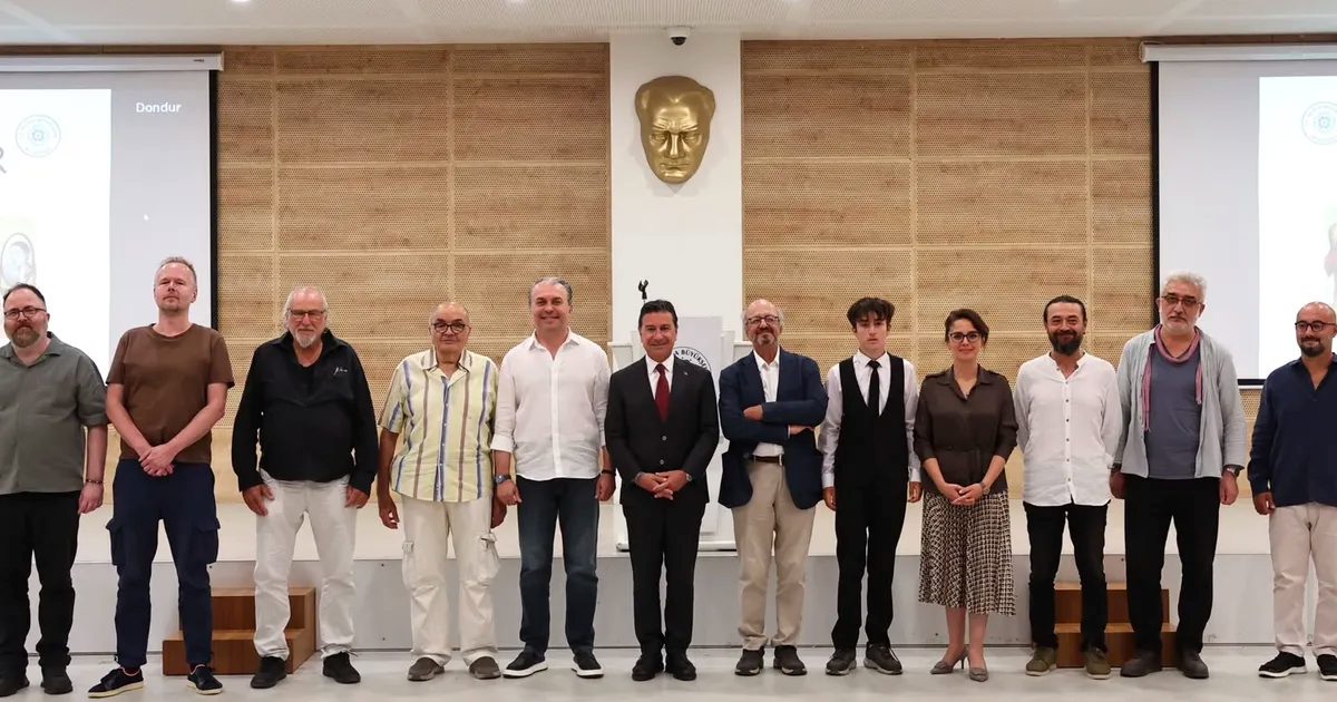 Uluslararası Karikatür Yarışması Ödülleri Dünyayı Karikatürlerle Buluşturdu: Aşk/Sevgi Temalı Etkinlikte Rekor Katılım