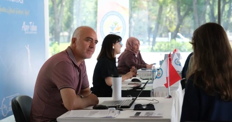 Üniversite Tercih Danışmanlığı Merkezi: Ücretsiz Uzman Rehberlikle Geleceğine Doğru Adım At