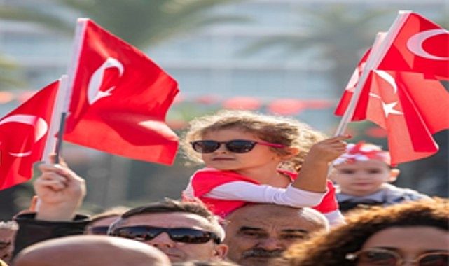 Bir Şehrin Ritmi: Zaferin Melodisiyle İzmir’in Duelinde Umut ve Birlik