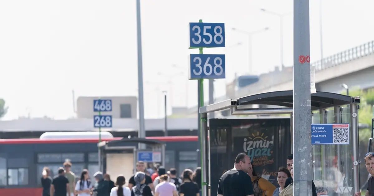 Bornova Aktarma İstasyonu Yeniden Doğdu: Yeşil ve Işıkla Aydınlanan Ulaşım Noktası