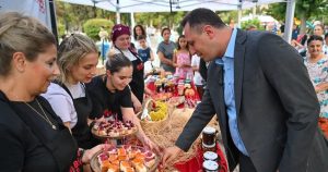 Bornova’da Reçel Festivali Coşkusu: Köylü Kadınların El Emeğiyle Üretilen Doğal Lezzetler Şenlik Vurgusu