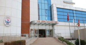 Çiğli’de Makam Aracı Saldırısı: Sessiz Şok Dakikaları ve Şüphelinin Yakalanmasıyla Sonuçlanan Olayın Perde arkası