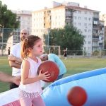 Çiğli’de Yaz Coşkusu: Mobil Şişme Oyun Alanıyla Mahallelere Neşe Yağdıran Belediye