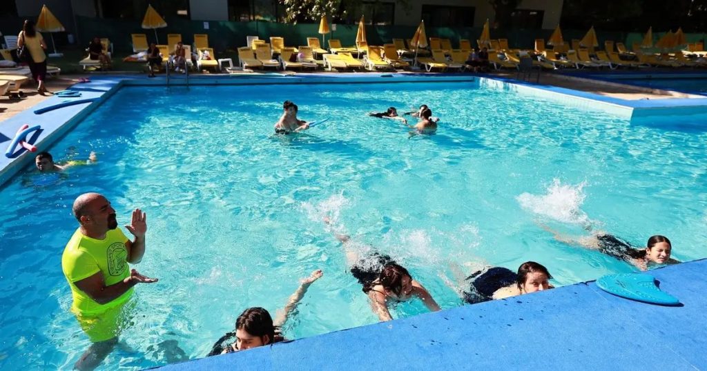 Çocuklar İçin Yüzme Kursunda Yeni Ufuklar: Sosyalleşme ve Gelişim İçin Engelsiz Adımlar