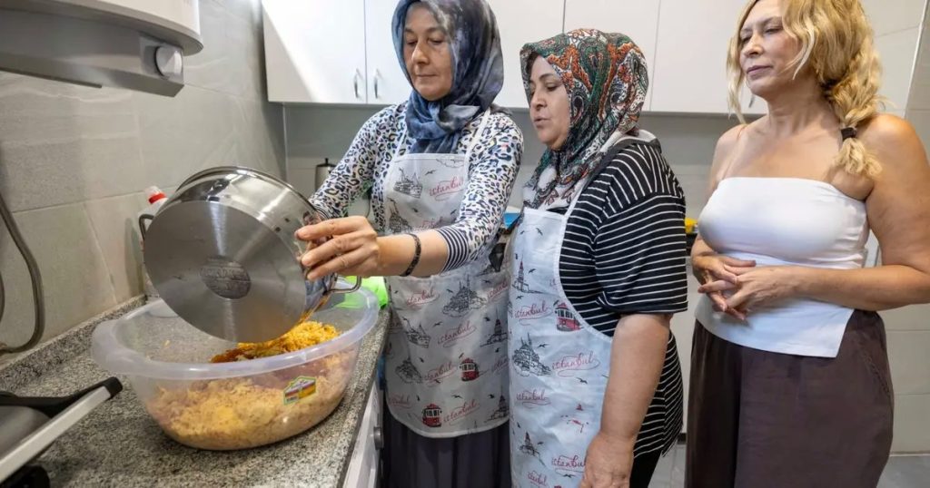 Dayanışma Mutfağı: Annelerin Evini Aratmayan Kursu ve Sofrasını Oluşturan Ailenin Gücü