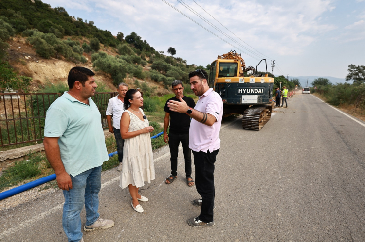Efes Selçuk’ta 15,5 Kilometrelik Yol Hamlesi: TOKİ ve Zeytinköy’de Yenilenen Güzergâhlar Umut Veriyor
