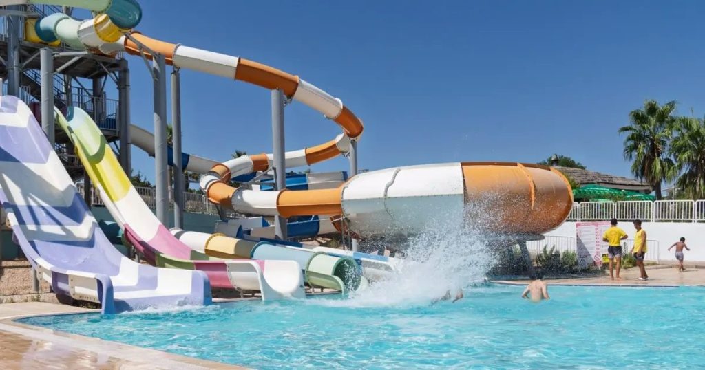 Genç İzmir Yaz Şenliği: Oasis Aquapark’ta 450 Gençle Eğlence ve Dayanışma Rüzgârı