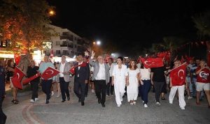 İlk Işığın İzinde: Zafer Bayramı’nın Edremit’teki Ruhu ve Fatih’in Şarkısı