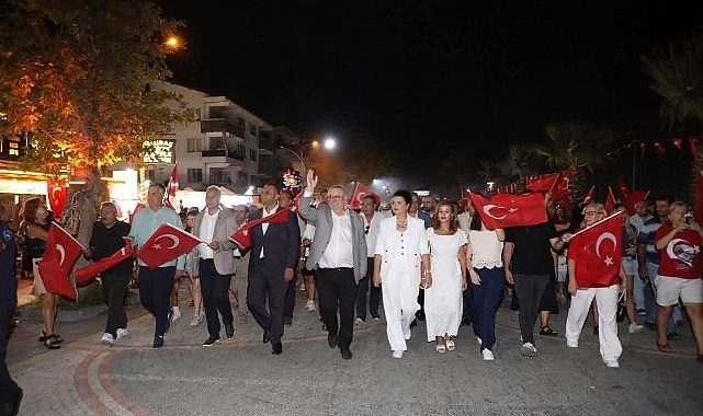 İlk Işığın İzinde: Zafer Bayramı’nın Edremit’teki Ruhu ve Fatih’in Şarkısı