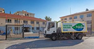 İzmir Narlıdere’de Temizlik Hamlesi: Okullarda Hazır Olma Zamanı ve Yeni Eğitim Protezi