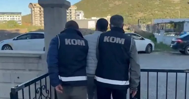 İzmir’de Operasyon Alarmı: Silah, Haraç ve Şantajla Yöneten Büyük Suç Ağı Çökertilmek Üzere