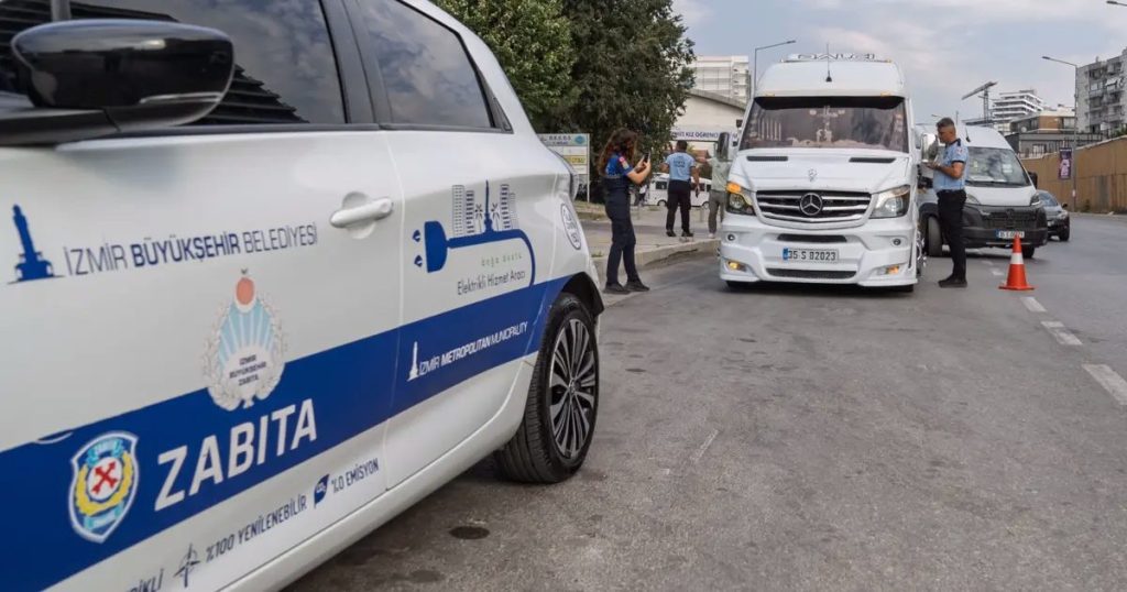 İzmir’de Servis Araçlarındaki Güvenlik Alarmı: Yangın Söndürücüden Sürücüye Her Şey Yeniden Gözden Geçiriliyor
