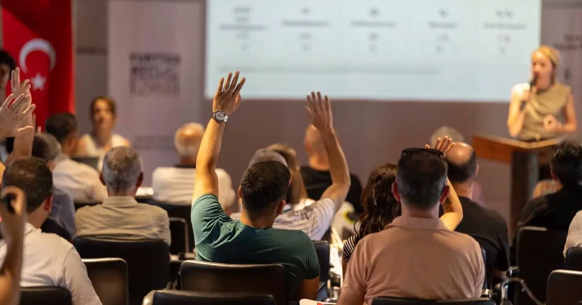 İzmir’de Yurttaş Meclisi’nde Üçüncü Dönem Başvuruları Başladı: İlçelerden Kente, Katılımla Güçlenen Yönetim