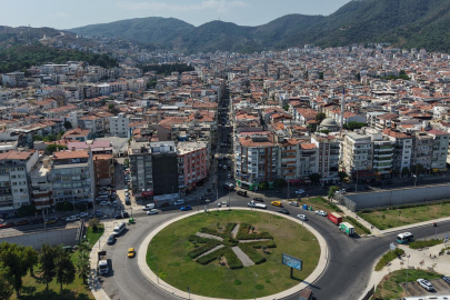 İzmir’in Balçova’sında Yol Şöleni: Yeni Asfalt ve Hızlı Dokunuşlarla Modernleşen Cadde Yolları