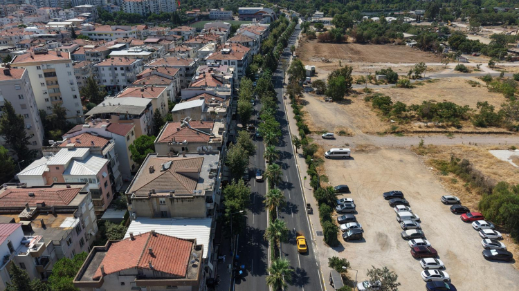 İzmir’in Balçova’sında Yol Şöleni: Yeni Asfalt ve Hızlı Dokunuşlarla Modernleşen Cadde Yolları