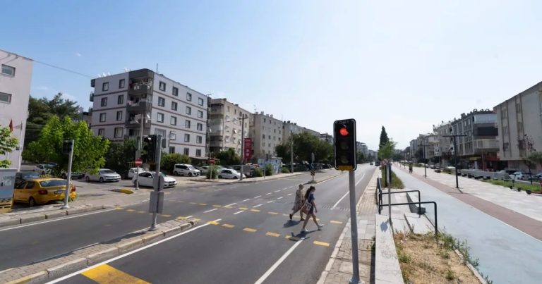 İzmir’in Yol Sembolü: Alt Yapı Hamlesiyle Şehir Yolları Yüzde Yüz Güvence Altında