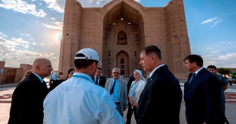 İzmirli Başkanın Kazakistan Zirvesi: Şehirler Arası Kapsamlı İş Birliği ve Yeni Uçuşlar İçin İlk Adımlar Arteniyor