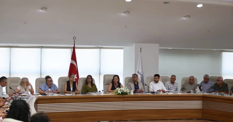 Karabağlar İçin Ortak Adım: Esnafın Sesini Dinleyen ve Şeffaf Hizmet İçin Harekete Geçen Belediye