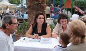 Komşuluk Gücünü Sahaya Taşıyan Buluşma: Başkan Mutlu ile Konak’ta Şeffaf ve Sıcak Diyaloglar
