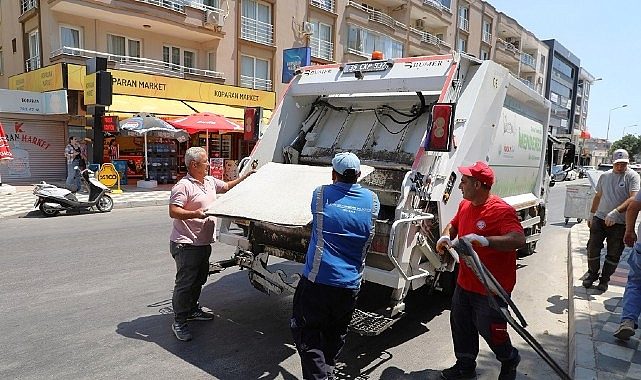 Menderes’te Temizlik Seferberliği: Caddeler Yeniden Hayat Buluyor, Ekipler İle Şehir Yenileniyor