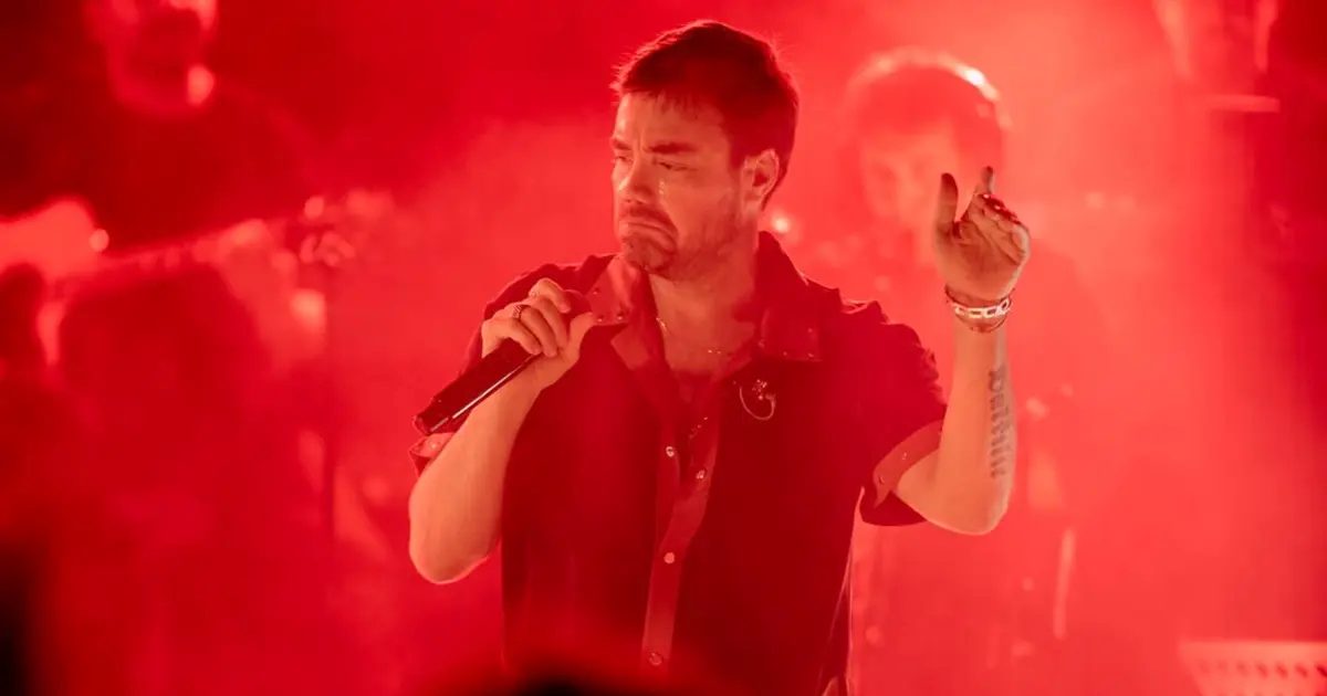 Murat Dalkılıç Sahnede Yılların Dönüşü: Seyirciyi Büyüleyen Konser ve Yeni Reklam Görüşmeleri