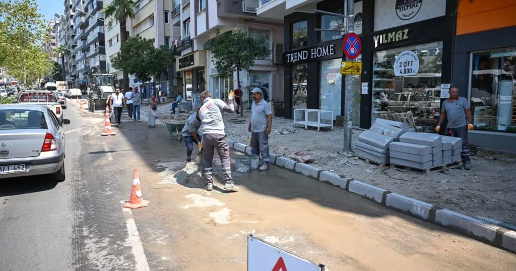 Mustafa Kemal Caddesi’nde Kaldırım Devrimi: Bornova, Yaya Dostu Bir Nefe Başlatıyor