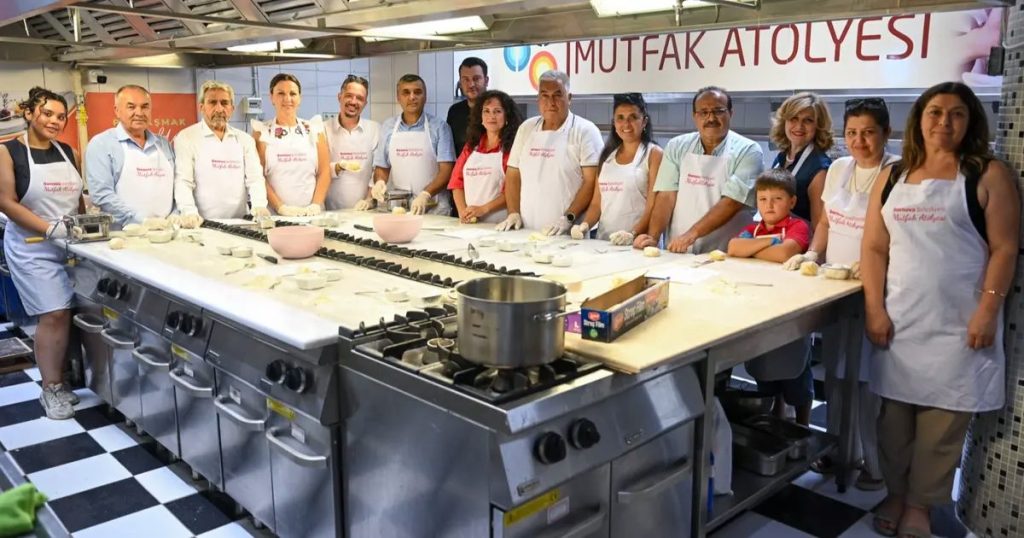 Mutfak Atölyesi’nde Muhtarlar Şeflik Becerilerini Gördü, Paylaşmanın Keyfini Yaşadı
