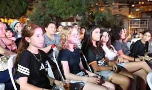 Yazın Perdeleri Mahallelerin Kalbinde Aydınlanıyor: Çiğli’nin Açık Hava Sinema Yolculuğu