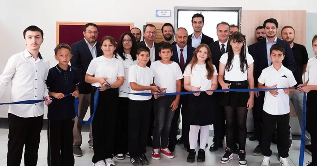 Zafer Yolu’nun İpeği: Şehrin Her Köşesine Dokunan Dayanışma ve Gelecek İçin Bilişim
