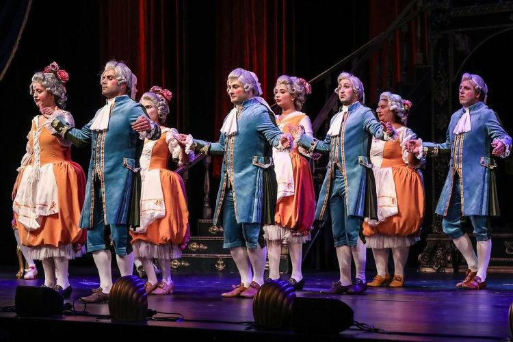 Zamanın Notalarını Yeniden Çalmak: Amadeus’un Türkiye’deki Son Seyri İçin Yol Hikayesi