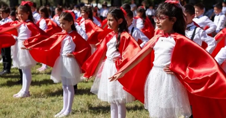 Aliağa’da Yeni Eğitim Yılı İçin Coşkulu Başlangıç: Bilgiye Yolculuk Başladı